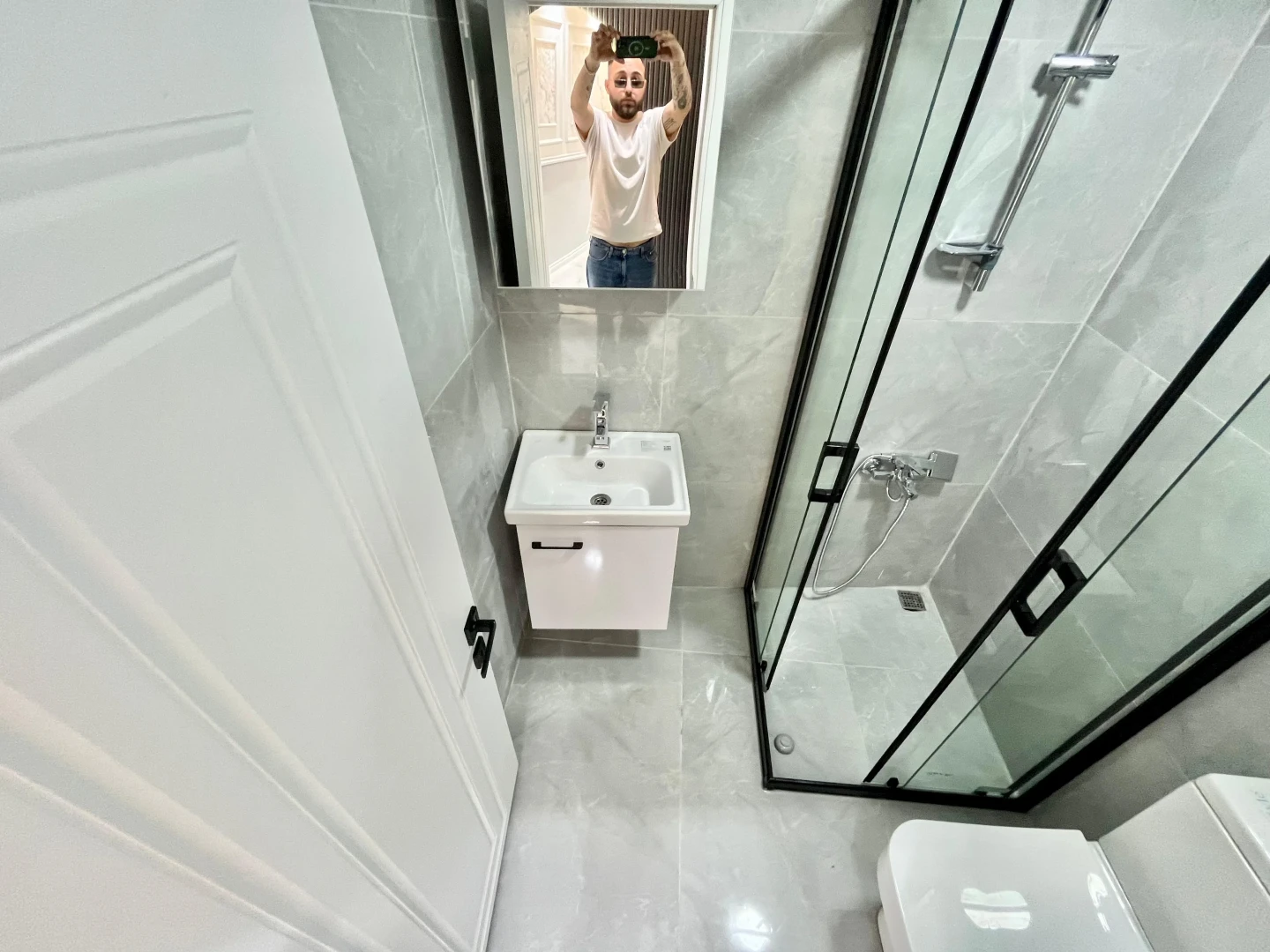 YÜKSEL'DEN AKÇAY'DA ARAKAT 25m2 GENİŞ AYRI MUTFAKLI LUX 2+1DAİRE