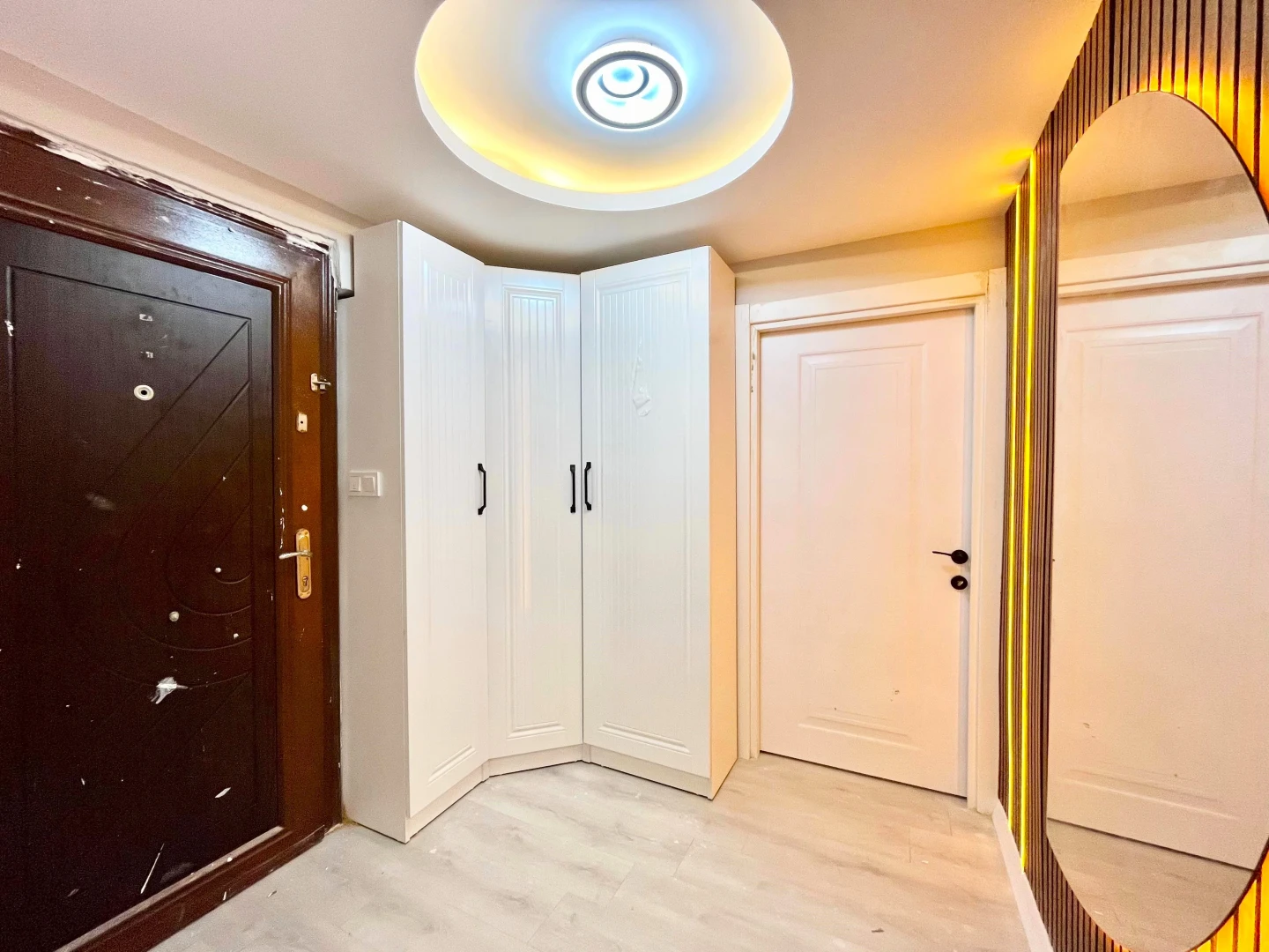 YÜKSEL'DEN ALTINKUM MERKEZ'DE DENİZE 100M MÜSTAKİL TADINDA DAİRE