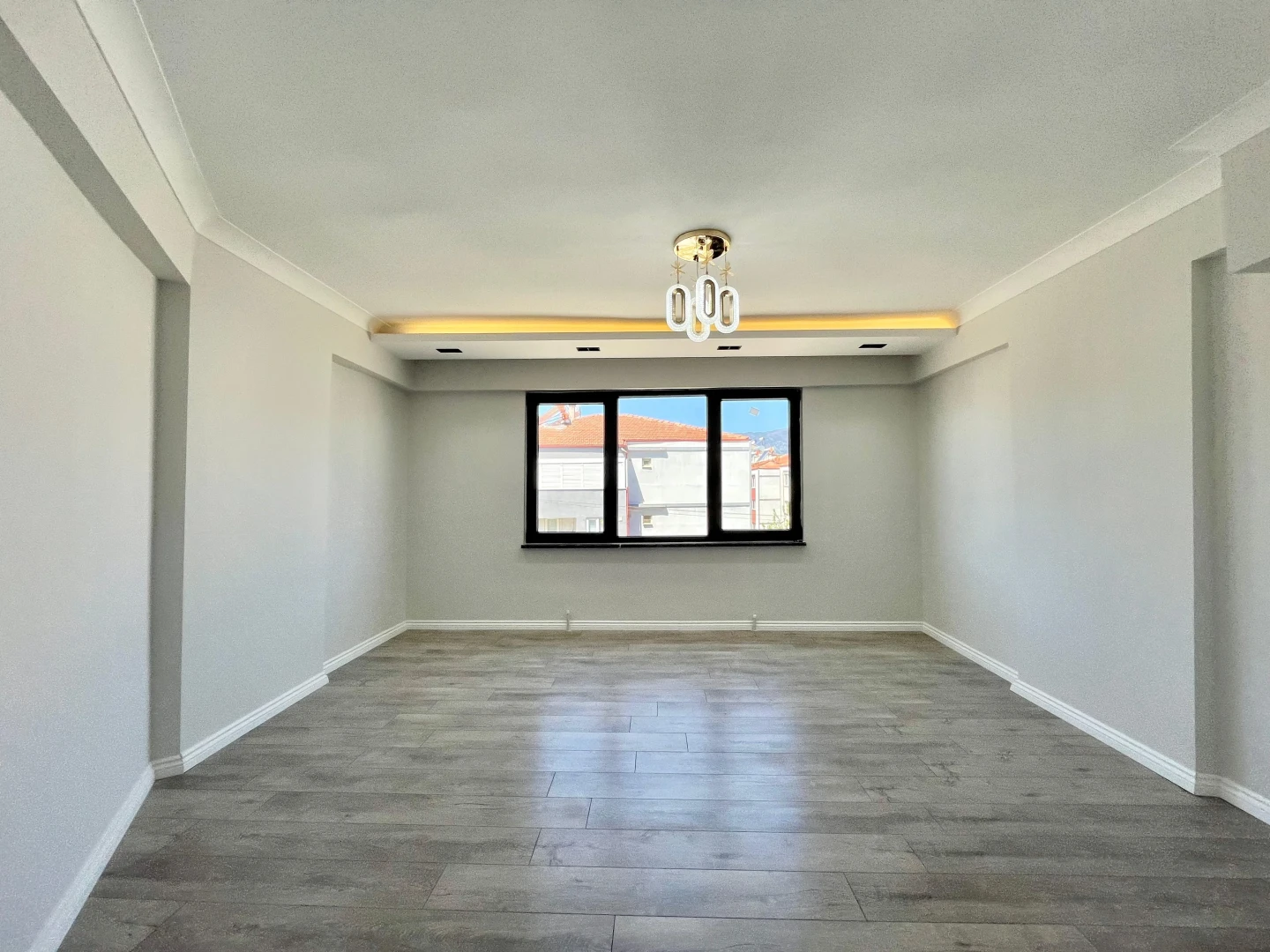YÜKSEL'DEN AKÇAY'DA ARAKAT 25m2 GENİŞ AYRI MUTFAKLI LUX 2+1DAİRE