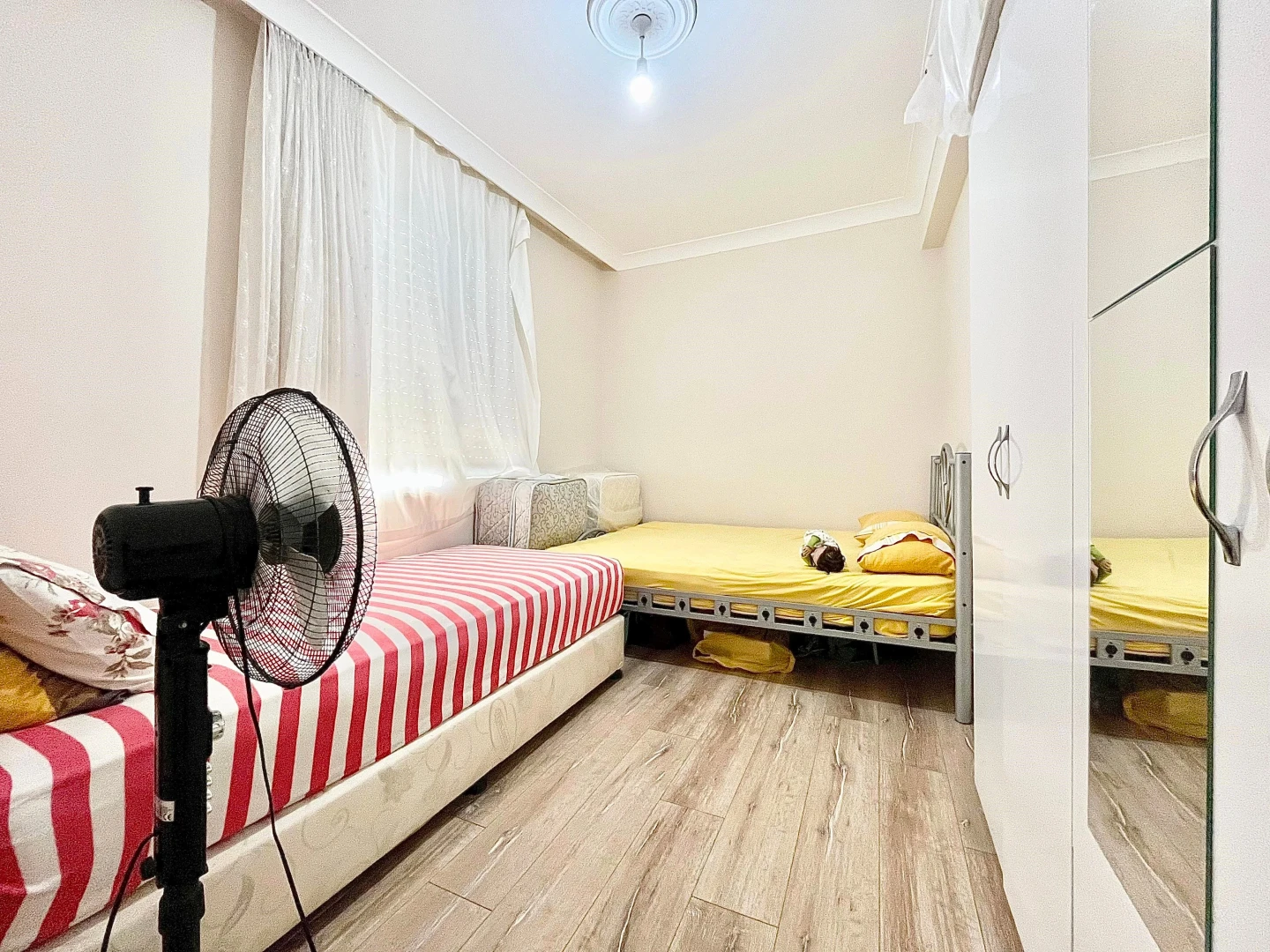 YETKİSİ SADECE YÜKSEL'DEN KAPALI OTOPARKLI D.GAZLI LUX 1+1 DAİRE