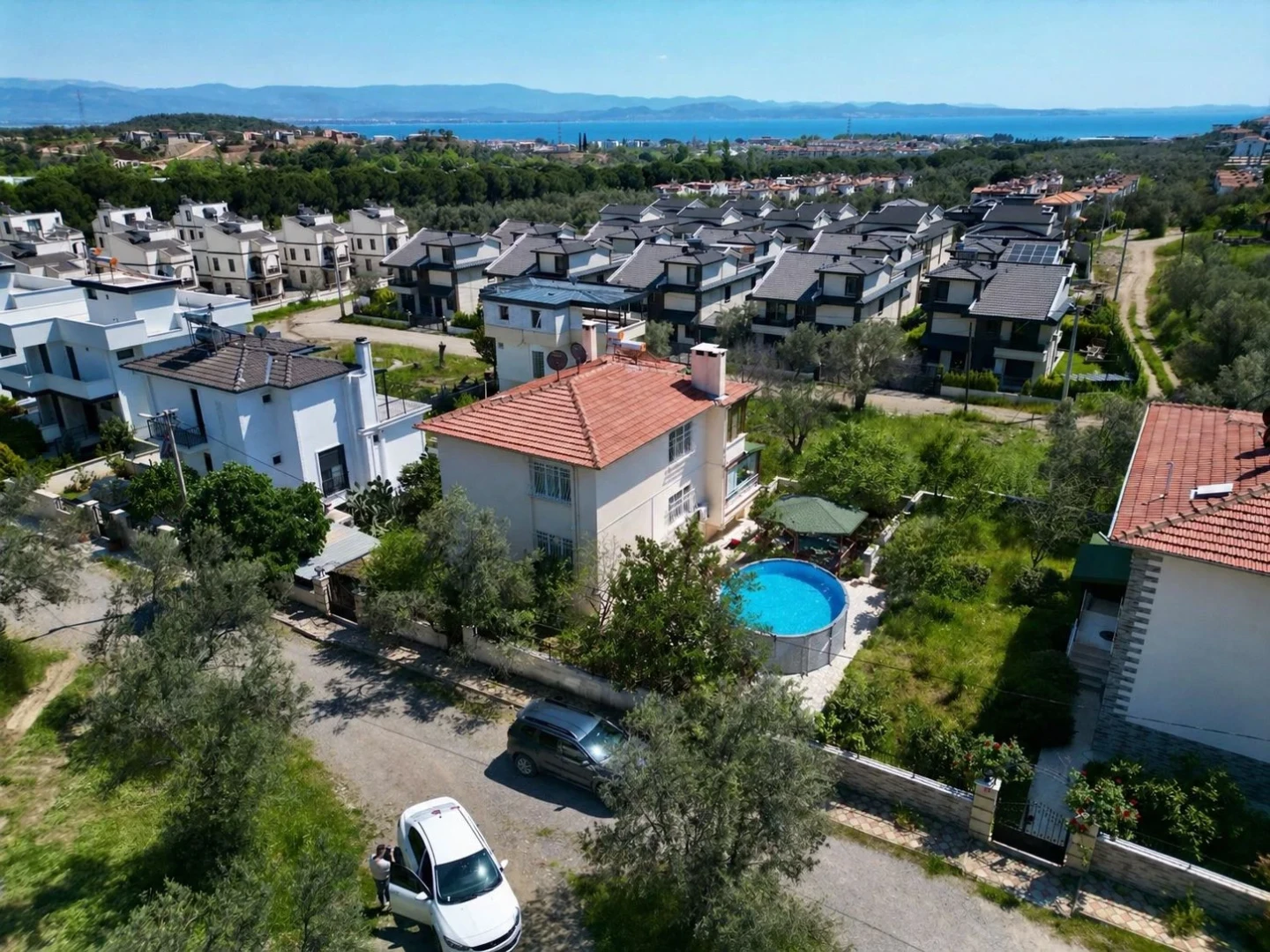 YÜKSELDEN GÜRENİN EN DEĞERLİ YERİNDE TAM BAĞIMSIZ 7+2EŞSİZ VİLLA