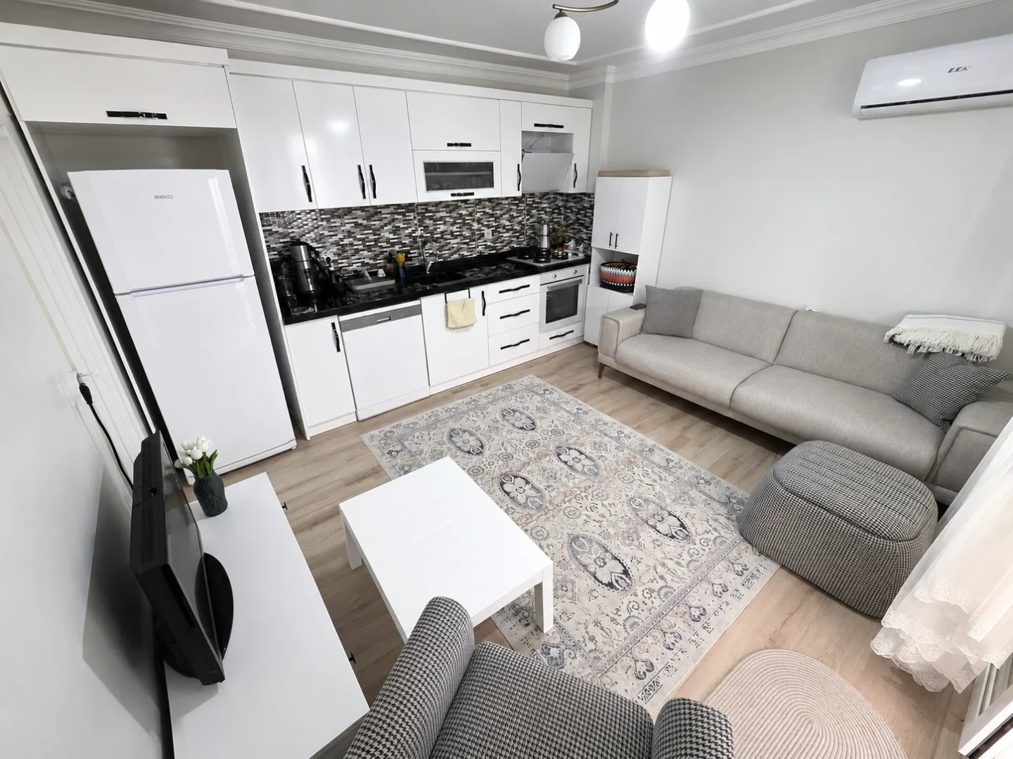 YÜKSELDEN ALTINKUMDA BAHÇE KULLANIMLI 7 YAŞINDA FIRSAT 2+1 DAİRE