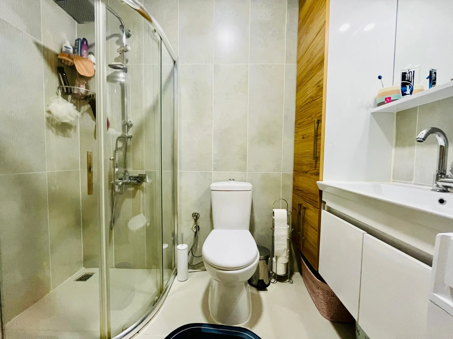 YETKİ YÜKSELDE AKÇAYIN EN GENİŞ EN FERAH SATILIK 1+1 LÜX DAİRESİ
