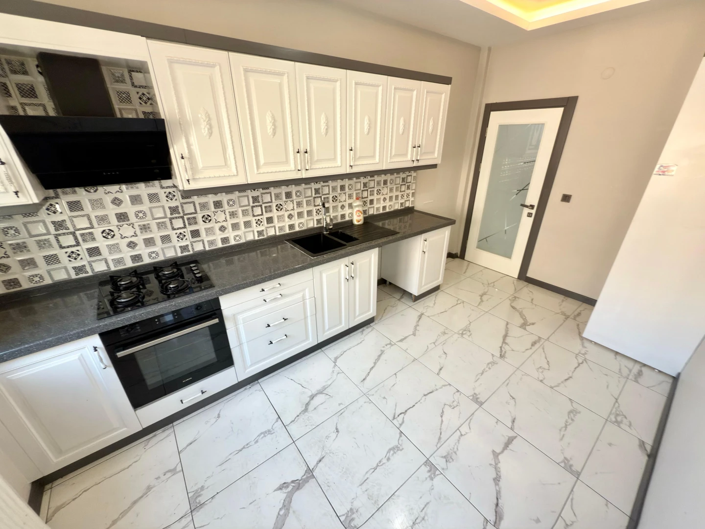 YÜKSELDEN AKÇAY MERKEZDE ULTRA GENİŞ 3+1 SATILIK LÜKS DAİRE