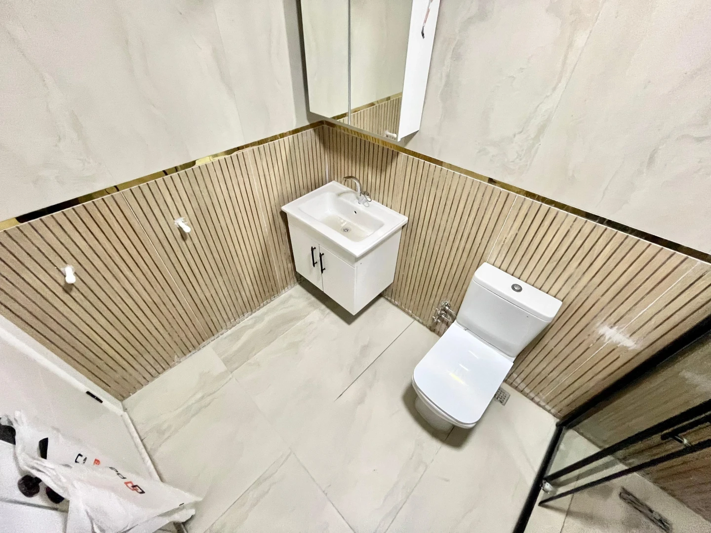 YÜKSELDEN ALTINKUMDA ÖNCEPHE AYRI MUTFAK ARAKAT FIRSAT 2+1 DAİRE