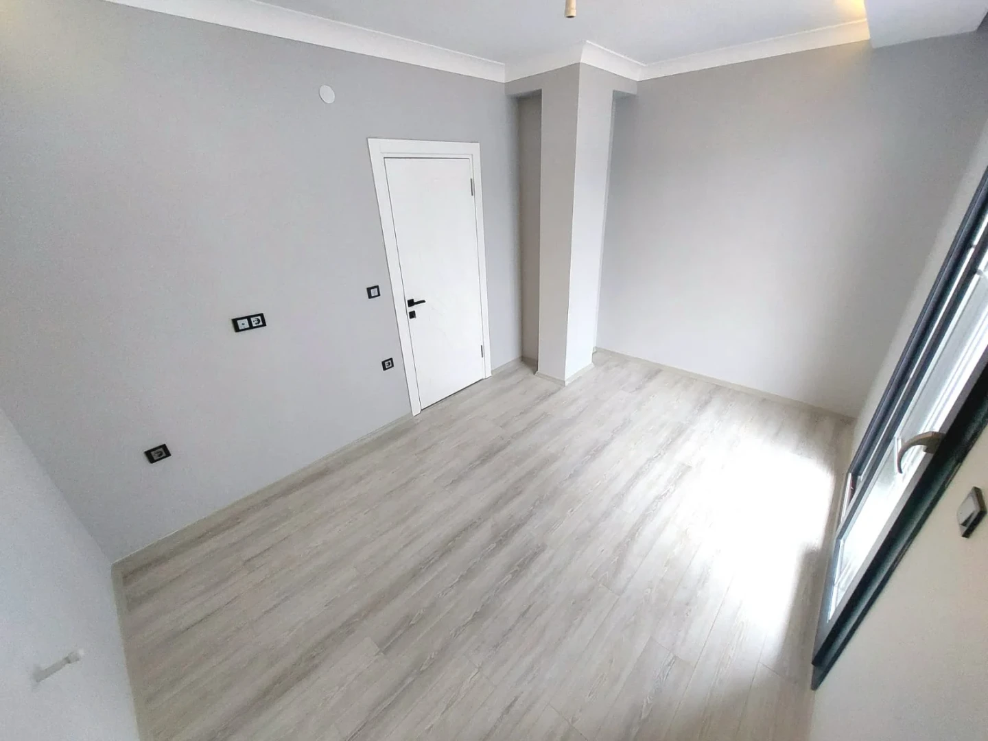 YÜKSELDEN AKÇAYDA ÖN CEPHE ULTRA GENİŞ SATILIK 1+1 LÜKS DAİRE