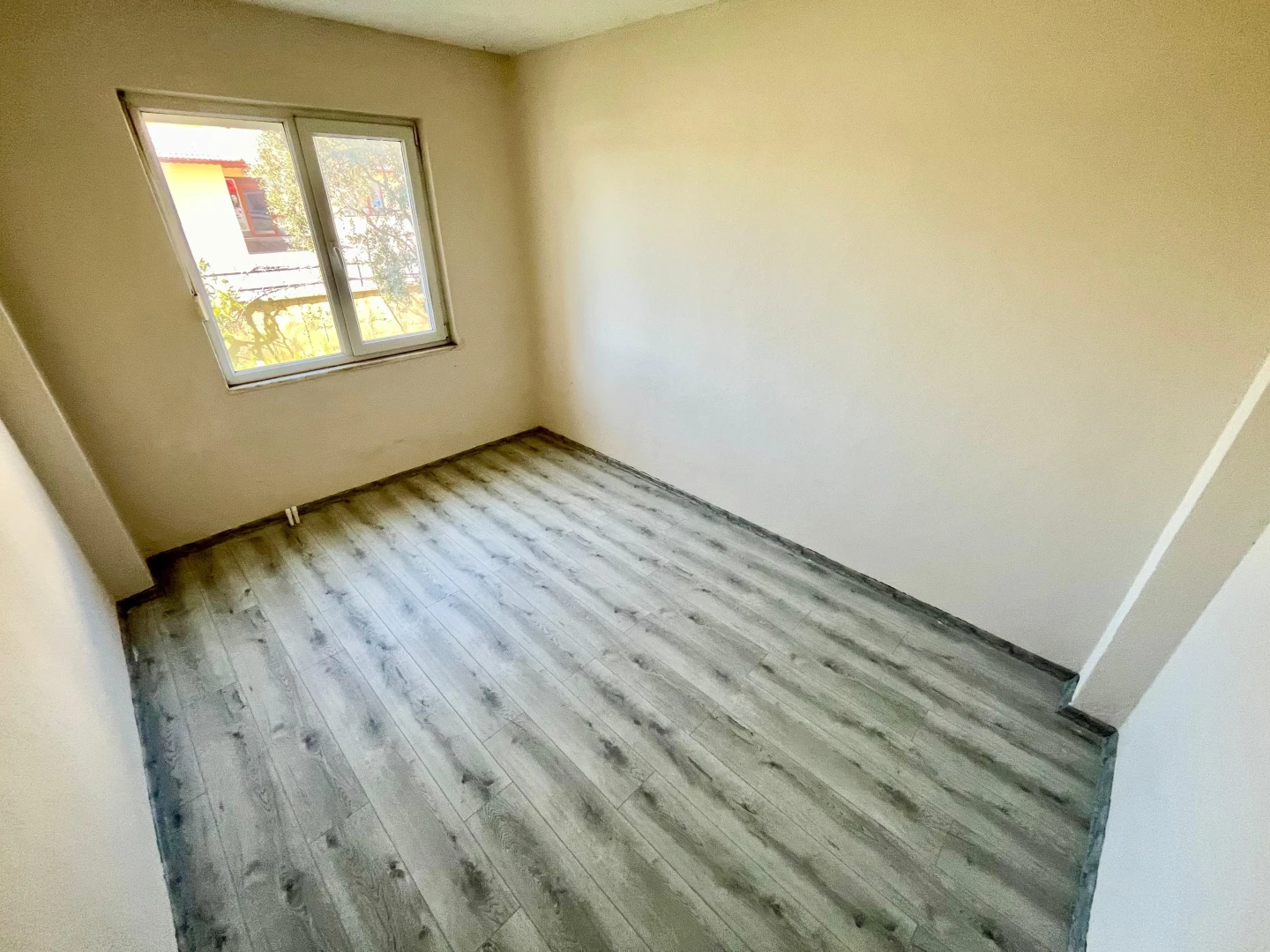 YÜKSELDEN ALTINKUMDA ÖNCEPHE AYRI MUTFAK ARAKAT FIRSAT 2+1 DAİRE