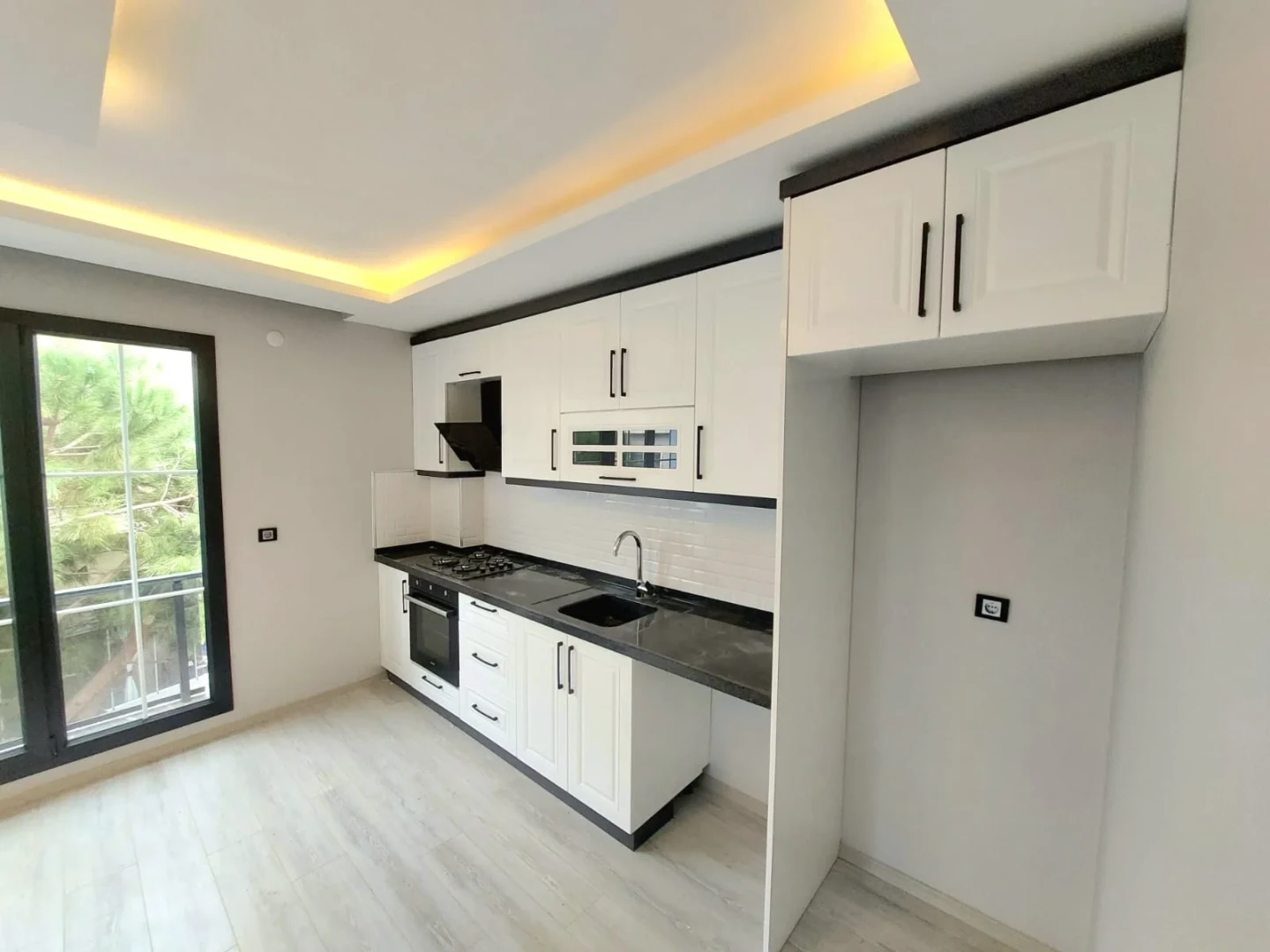 YÜKSELDEN AKÇAYDA ÖN CEPHE ULTRA GENİŞ SATILIK 1+1 LÜKS DAİRE