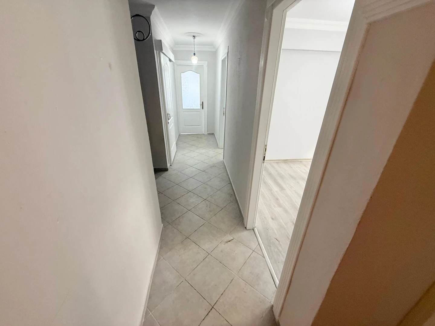YÜKSELDEN AKÇAY MERKEZDE AYRI MUTFAKLI BAHÇE KULLANIMLI 2+1DAİRE