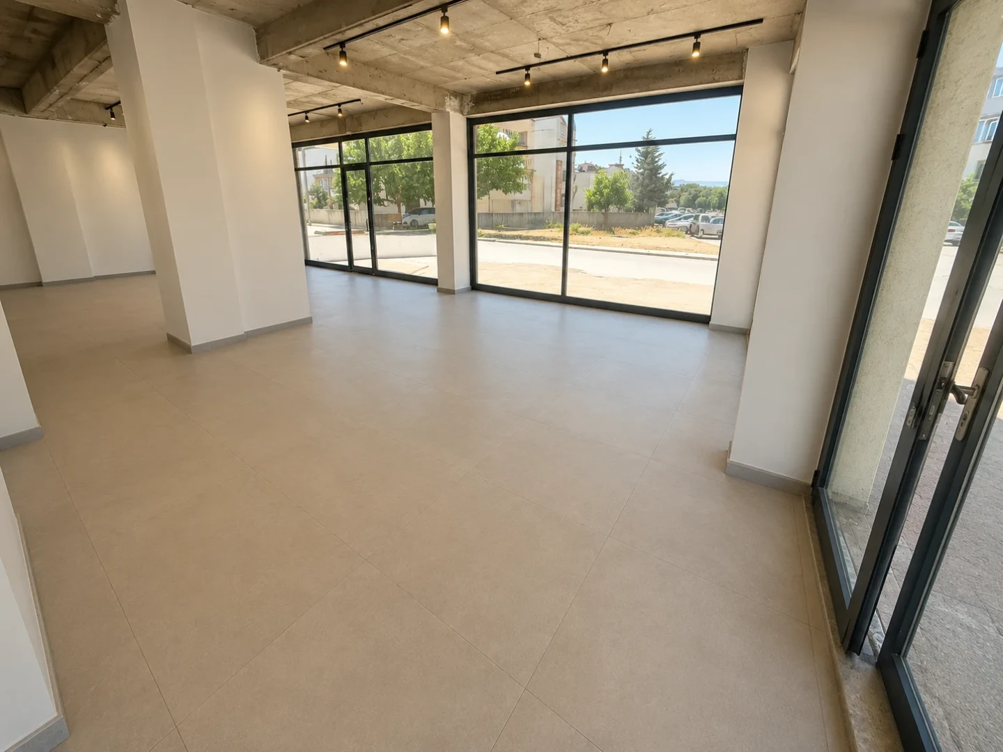 ⫸YÜKSEL'DEN KAÇIRAN ÜZÜLÜR 200 M2 BÖLGENİN EN İDDİALI DÜKKANI ⫸