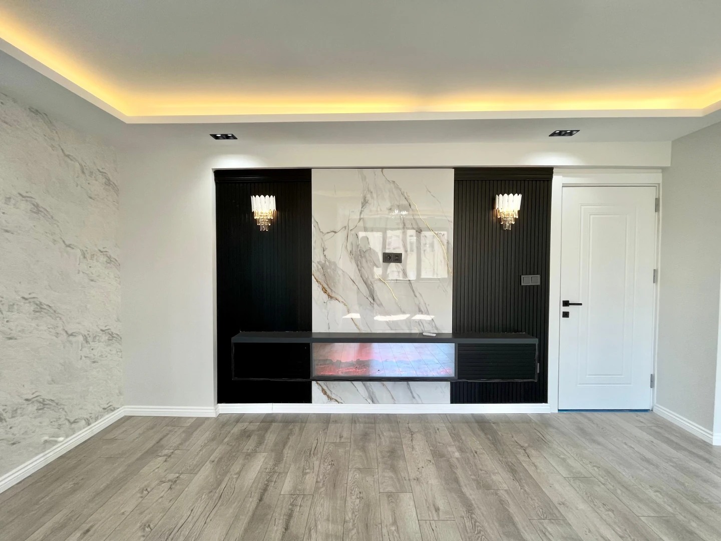 YÜKSEL'DEN AKÇAY'DA ARAKAT 25m2 GENİŞ AYRI MUTFAKLI LUX 2+1DAİRE