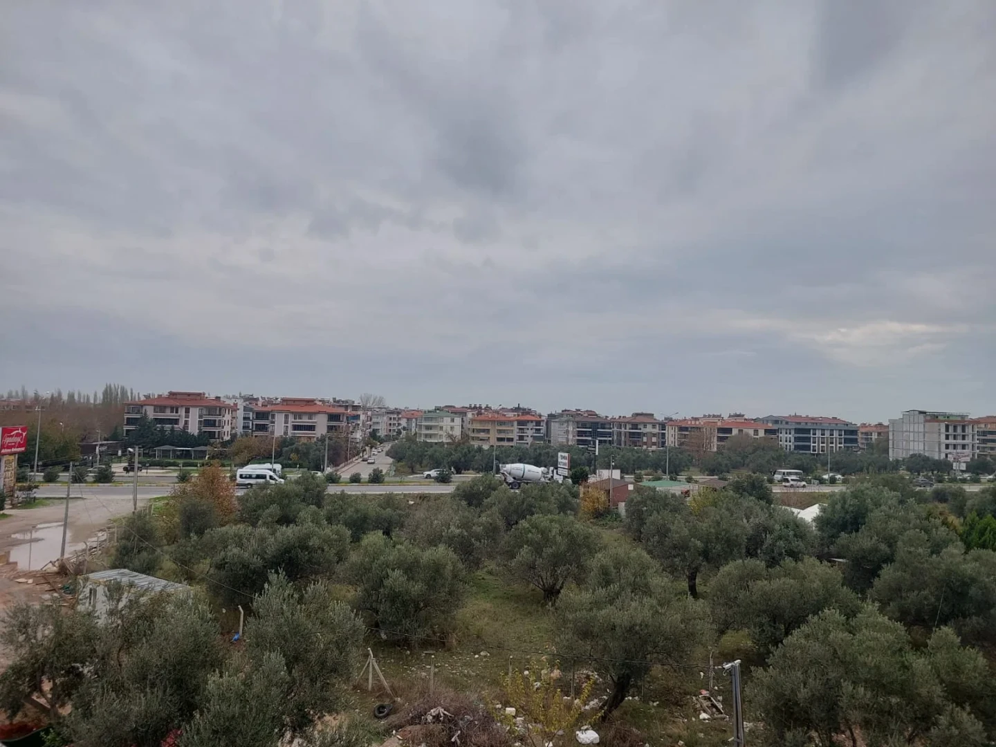 YÜKSELDEN AKÇAYDA ÖN CEPHE ULTRA GENİŞ SATILIK 1+1 LÜKS DAİRE