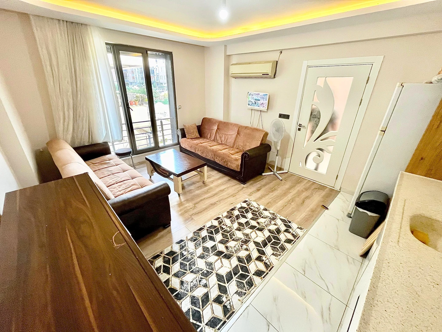 YETKİSİ SADECE YÜKSEL'DEN KAPALI OTOPARKLI D.GAZLI LUX 1+1 DAİRE