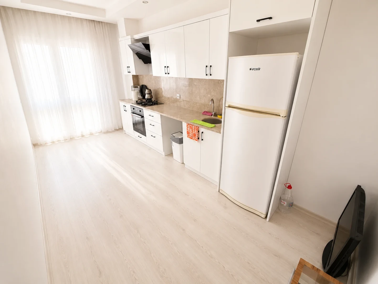 YÜKSEL'DEN EDREMİT'TE EŞYALI ÖNCEPHE 2+1 FIRSAT DAİRESİ