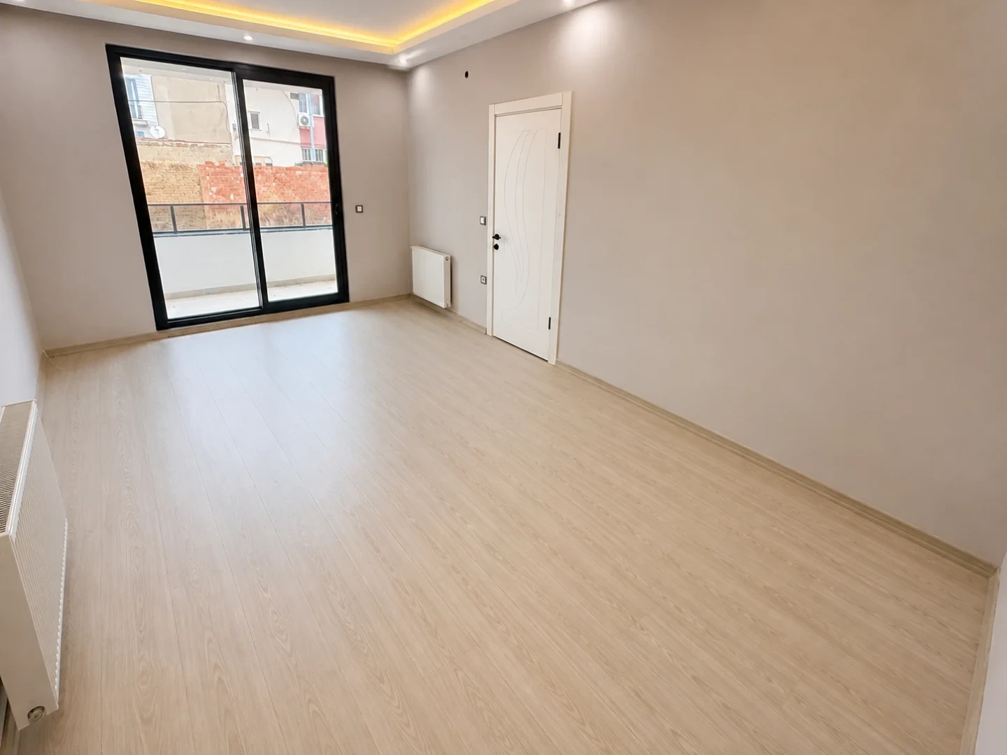 YÜKSEL'DEN TUZCUMURAT'TA AYRI MUTFAK GENİŞ 2+1 LÜKS DAİRE
