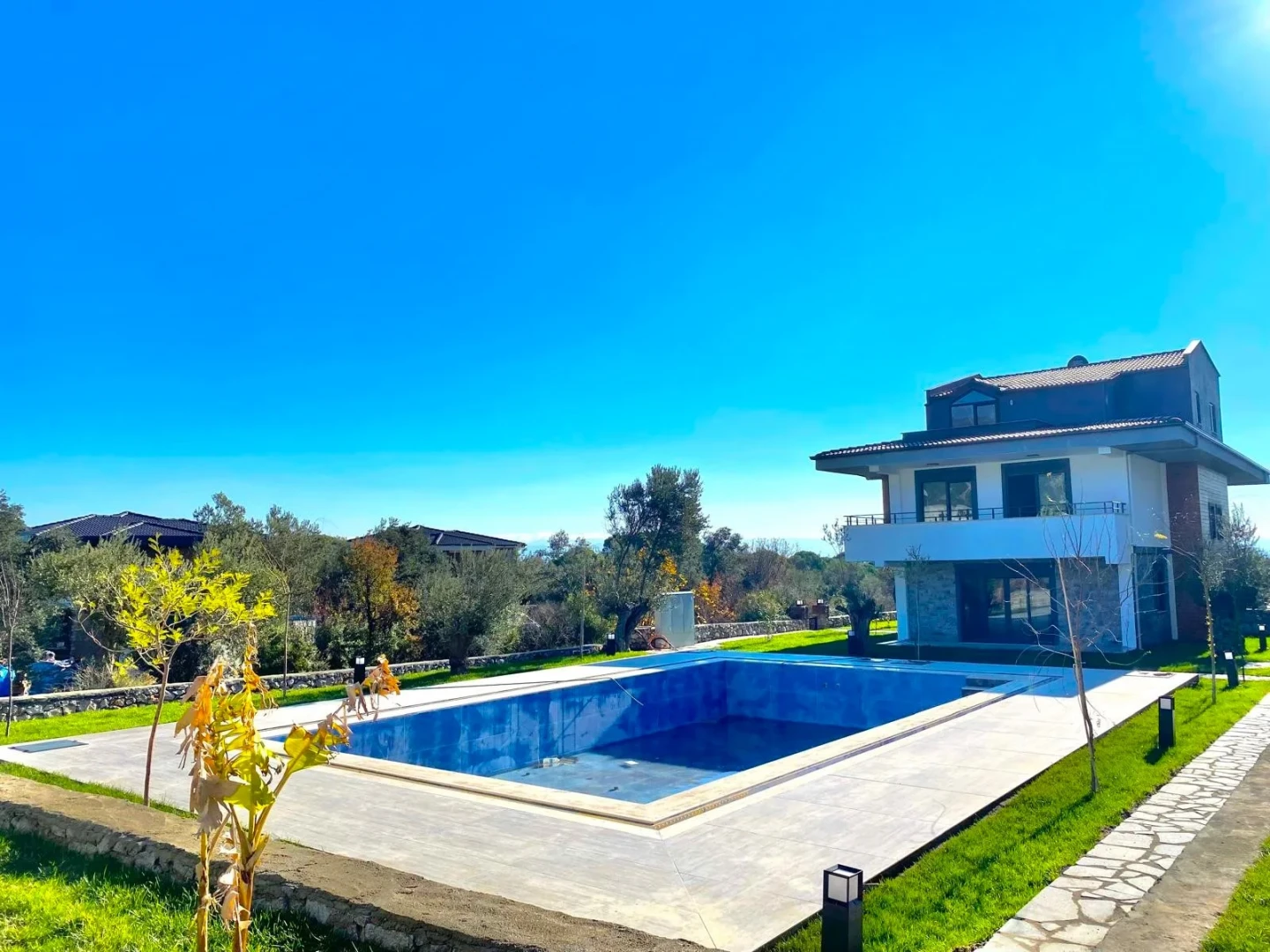 YÜKSELDEN GÜREDE HAVUZLU LÜX PROJE DE 3+1 MUHTEŞEM VİLLA