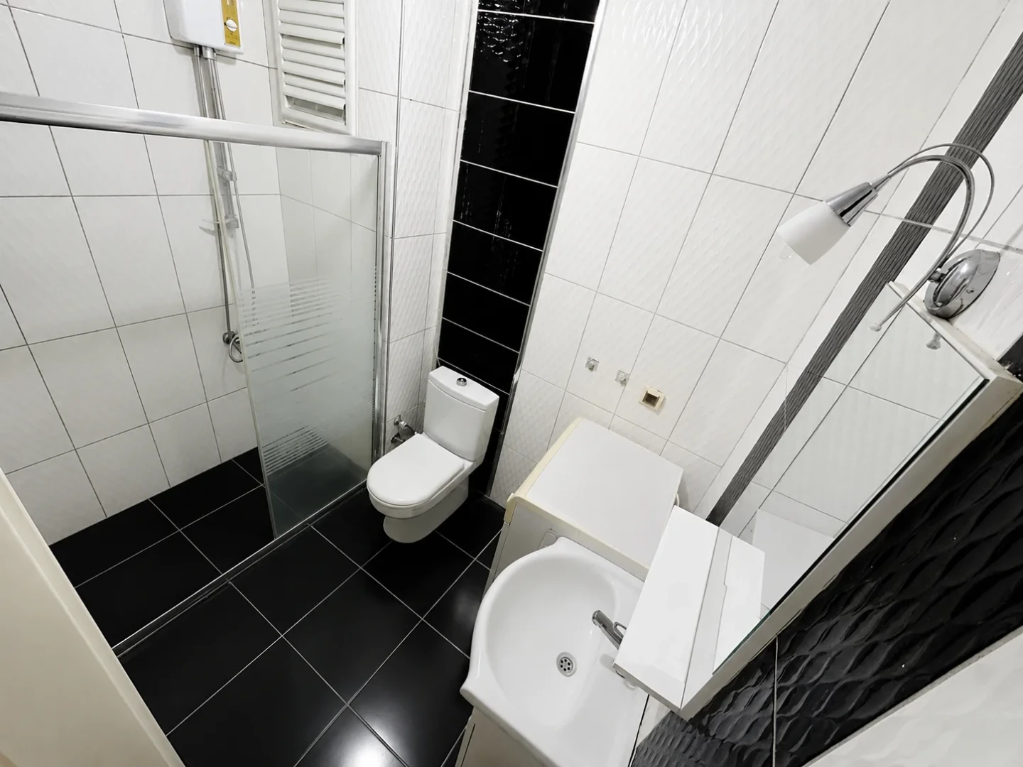 YÜKSEL'DEN ALTINKUM'DA EŞYALI ARAKAT BAKIMLI MASRAFSIZ 1+1 DAİRE