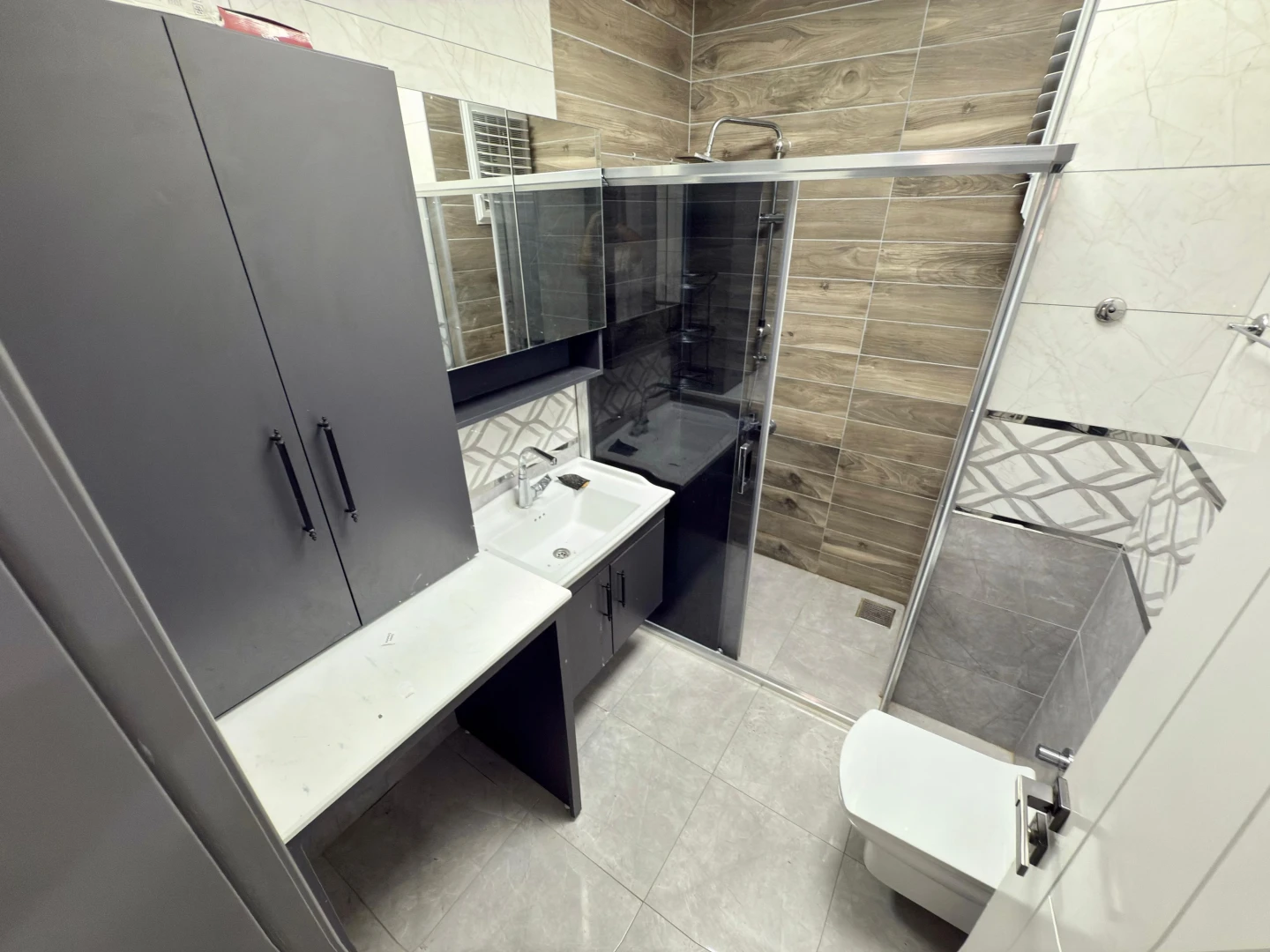 YÜKSELDEN AKÇAY MERKEZDE ULTRA GENİŞ 3+1 SATILIK LÜKS DAİRE