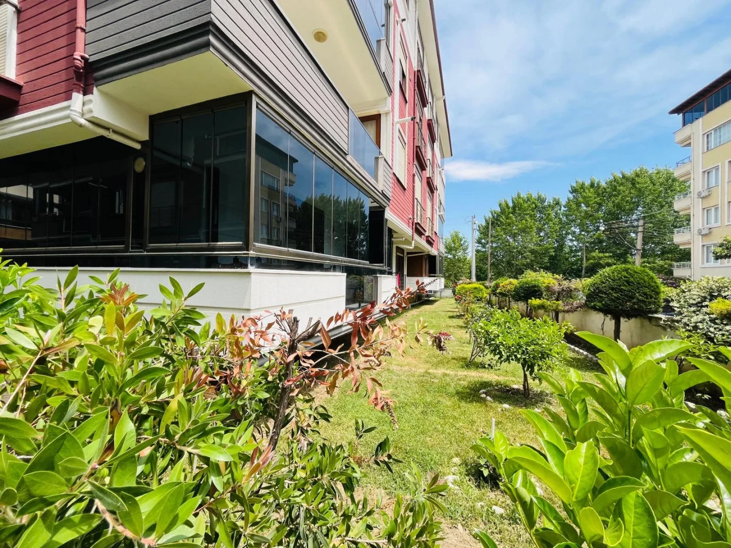 YÜKSELDEN ÖNCEPHE SİTE İÇİ PAZAR SOKAĞINA YAKIN FIRSAT 3+1DAİRE