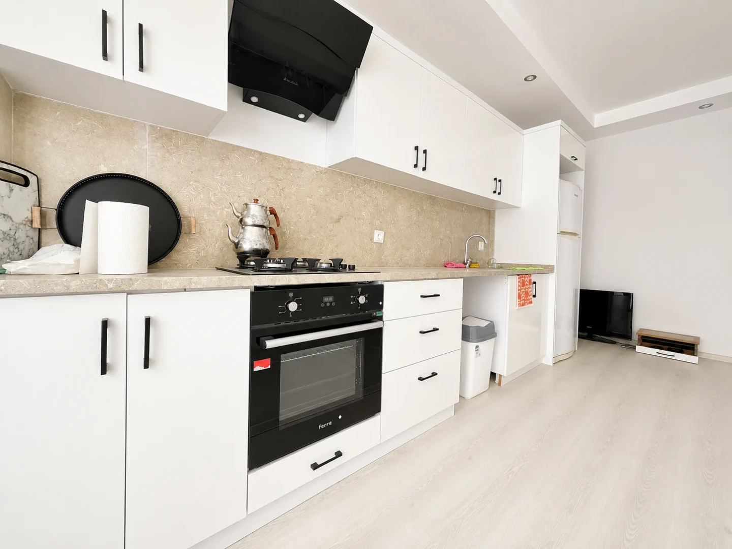 YÜKSEL'DEN EDREMİT'TE EŞYALI ÖNCEPHE 2+1 FIRSAT DAİRESİ