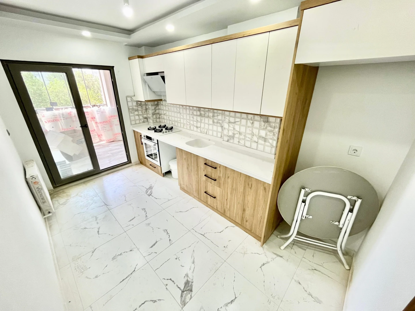 YÜKSEL'DEN ZEYTİNLİ KÖYÜNDE EBEVEYN BANYOLU AYRI MUTFAK 2+1DAİRE