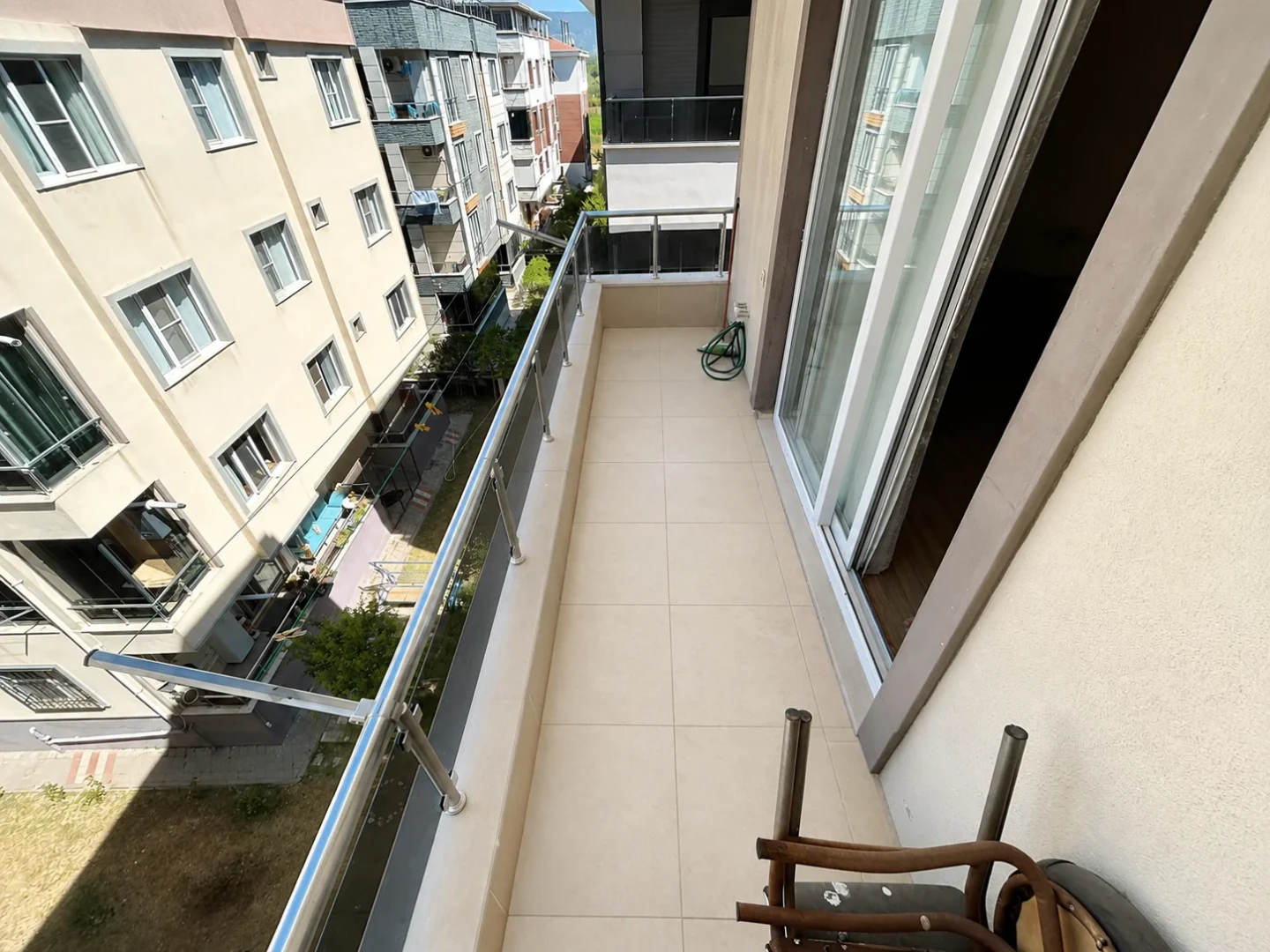 YÜKSEL'DEN ALTINKUM'DA EŞYALI ARAKAT BAKIMLI MASRAFSIZ 1+1 DAİRE