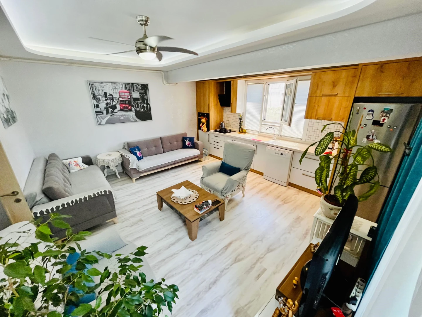 YETKİ YÜKSELDE AKÇAYIN EN GENİŞ EN FERAH SATILIK 1+1 LÜX DAİRESİ