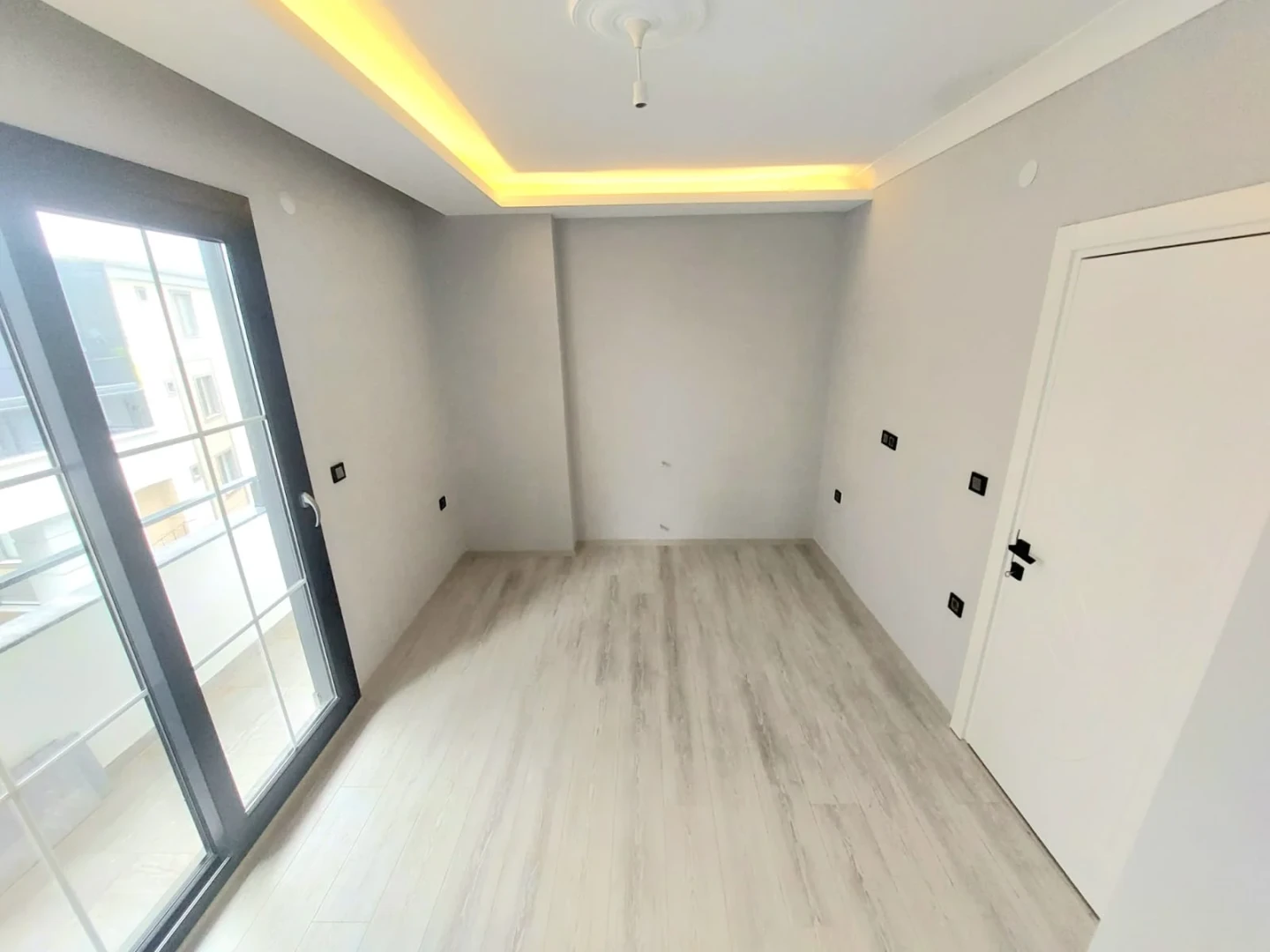 YÜKSELDEN AKÇAYDA ÖN CEPHE ULTRA GENİŞ SATILIK 1+1 LÜKS DAİRE