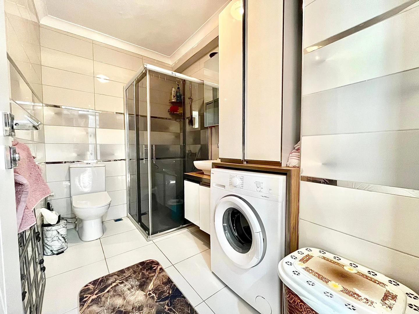YETKİSİ SADECE YÜKSEL'DEN KAPALI OTOPARKLI D.GAZLI LUX 1+1 DAİRE