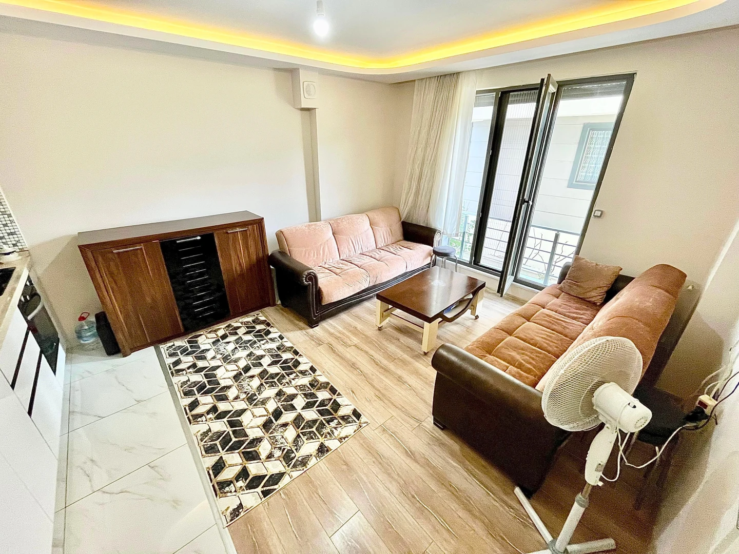 YETKİSİ SADECE YÜKSEL'DEN KAPALI OTOPARKLI D.GAZLI LUX 1+1 DAİRE