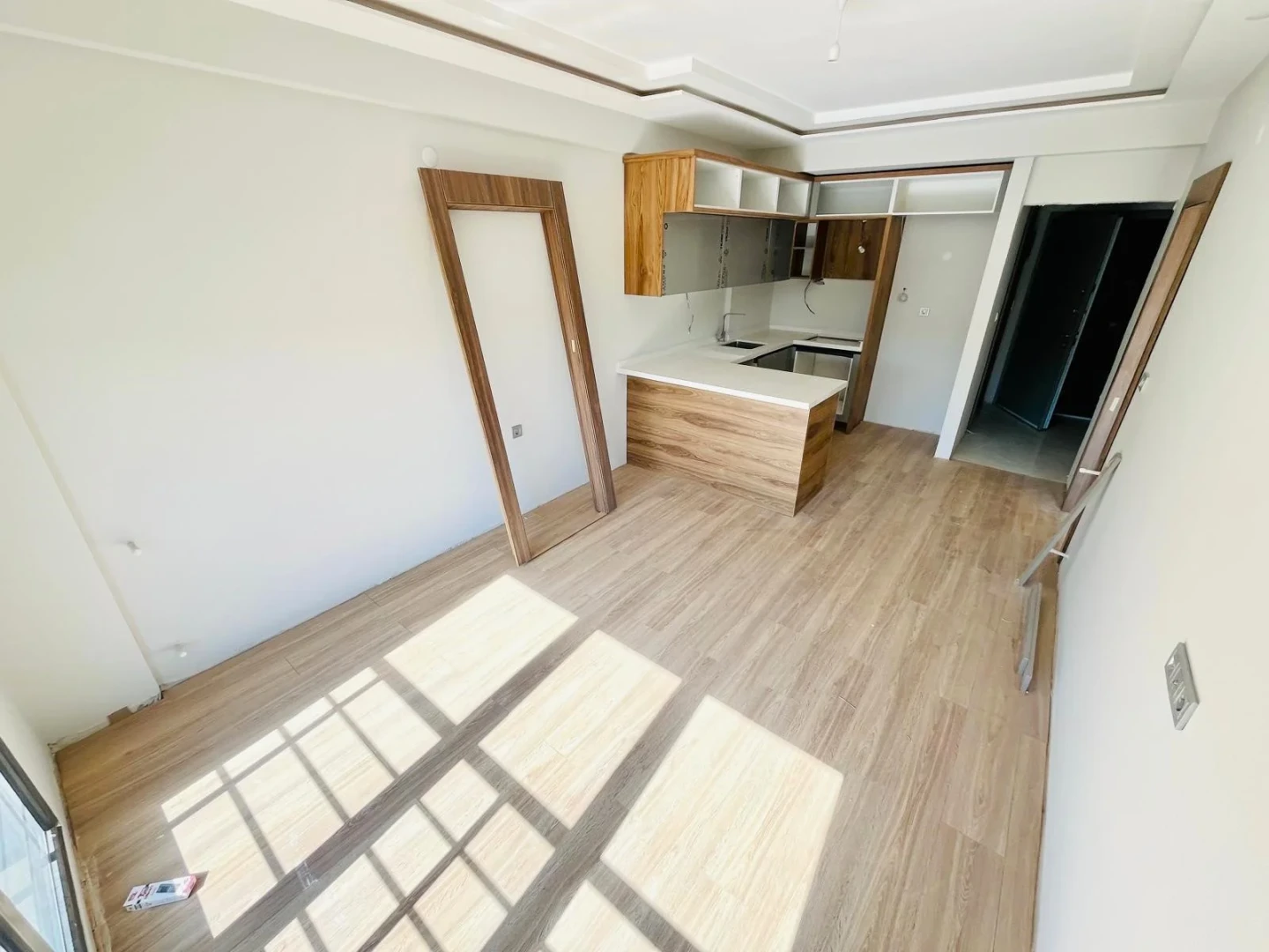 YÜKSELDEN GÜRE ÇAMLIBELDE ŞAHANE TERASIYLA OTOPARKLI 1+1 DAİRE