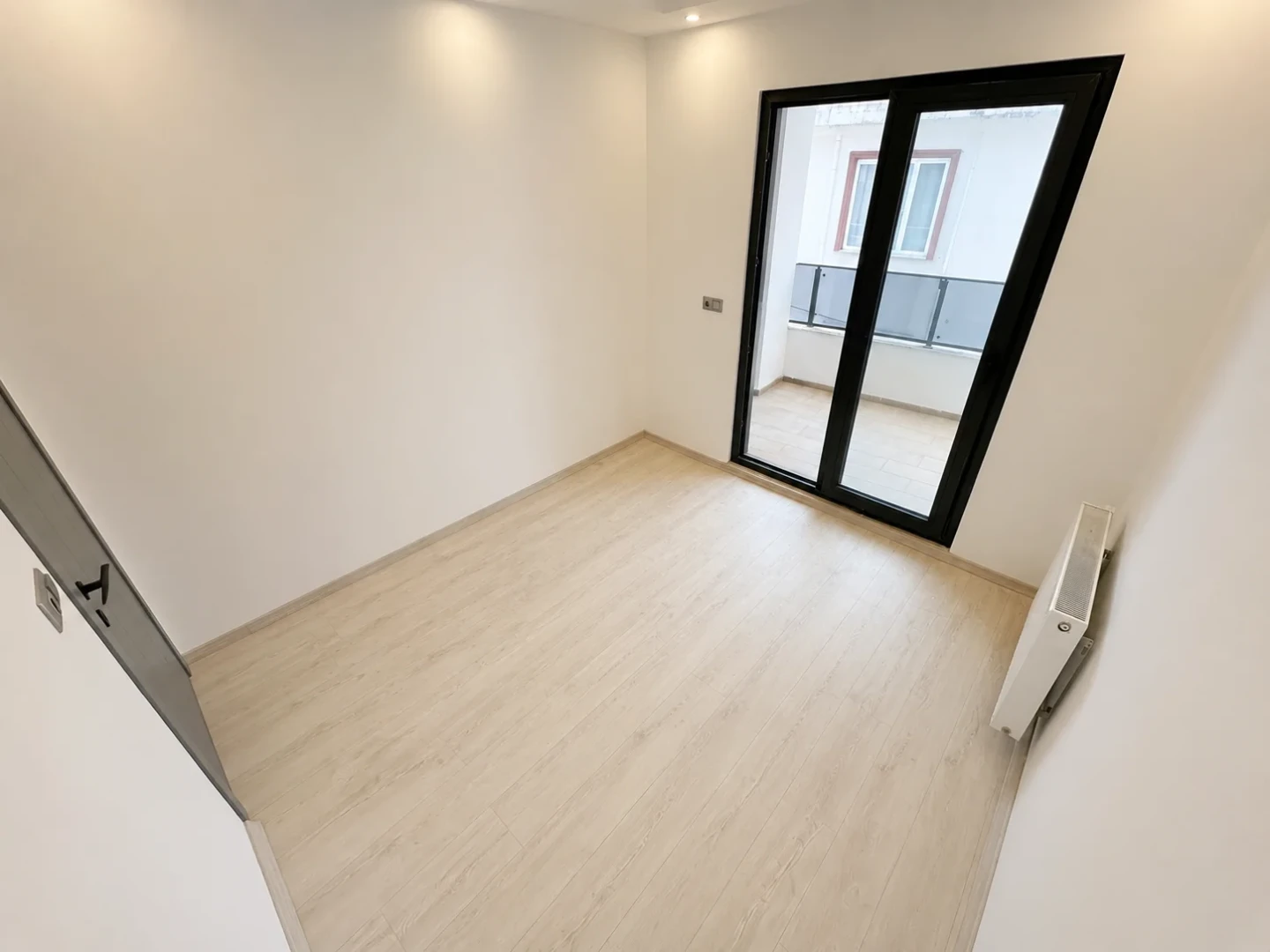 YÜKSEL'DEN TUZCUMURAT'TA SIFIR BİNADA ÖN CEPHE 2+1 ARAKAT DAİRE