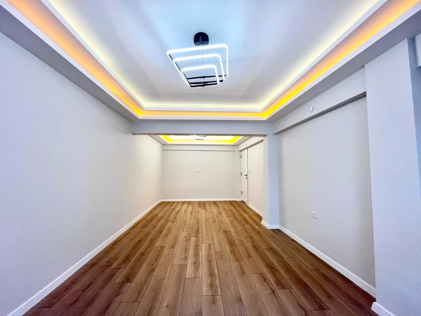 YÜKSEL'DEN AKÇAY'DA DENİZE 75m ÖNCEPHE ŞIK TASARIM LUX 2+1 DAİRE