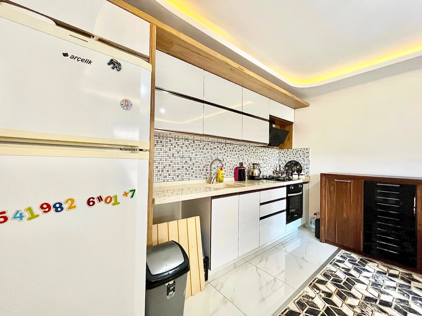 YETKİSİ SADECE YÜKSEL'DEN KAPALI OTOPARKLI D.GAZLI LUX 1+1 DAİRE