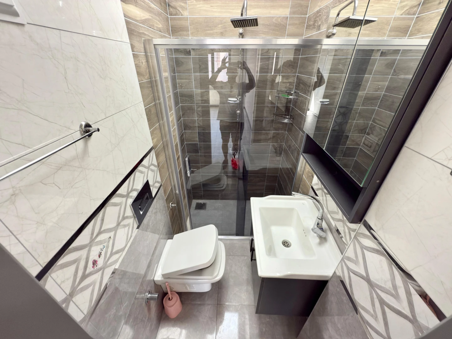 YÜKSELDEN AKÇAY MERKEZDE ULTRA GENİŞ 3+1 SATILIK LÜKS DAİRE