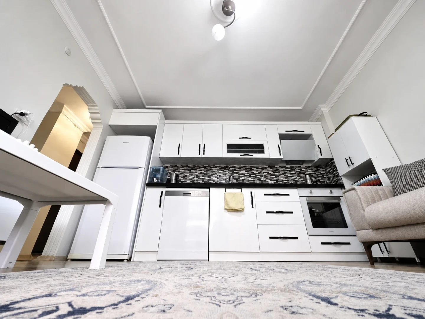 YÜKSELDEN ALTINKUMDA BAHÇE KULLANIMLI 7 YAŞINDA FIRSAT 2+1 DAİRE