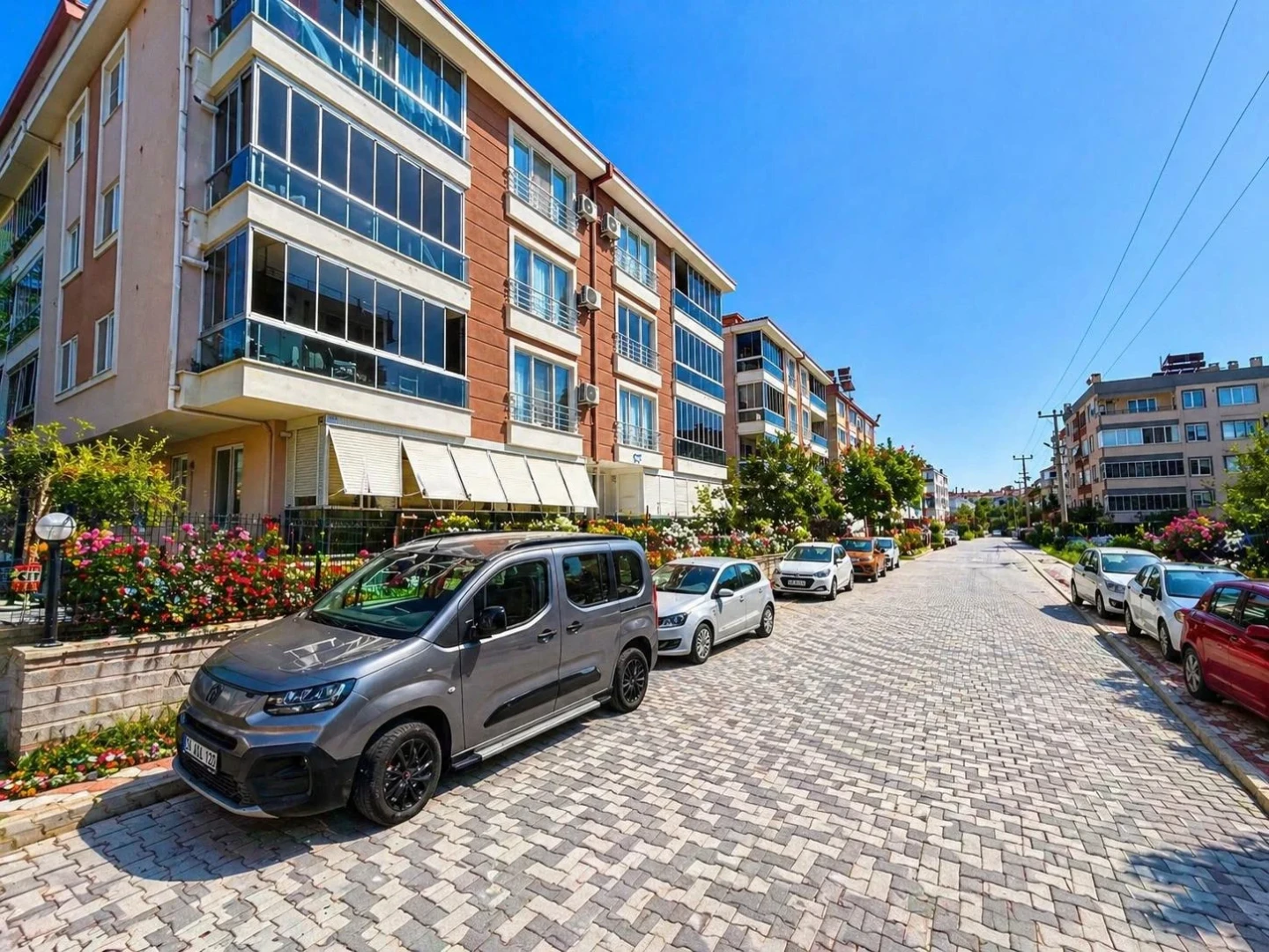 YÜKSELDEN İKİZÇAYDA KOMBİ HAZIR ARA KAT ÖN CEPHE 3+1 LÜKS DAİRE