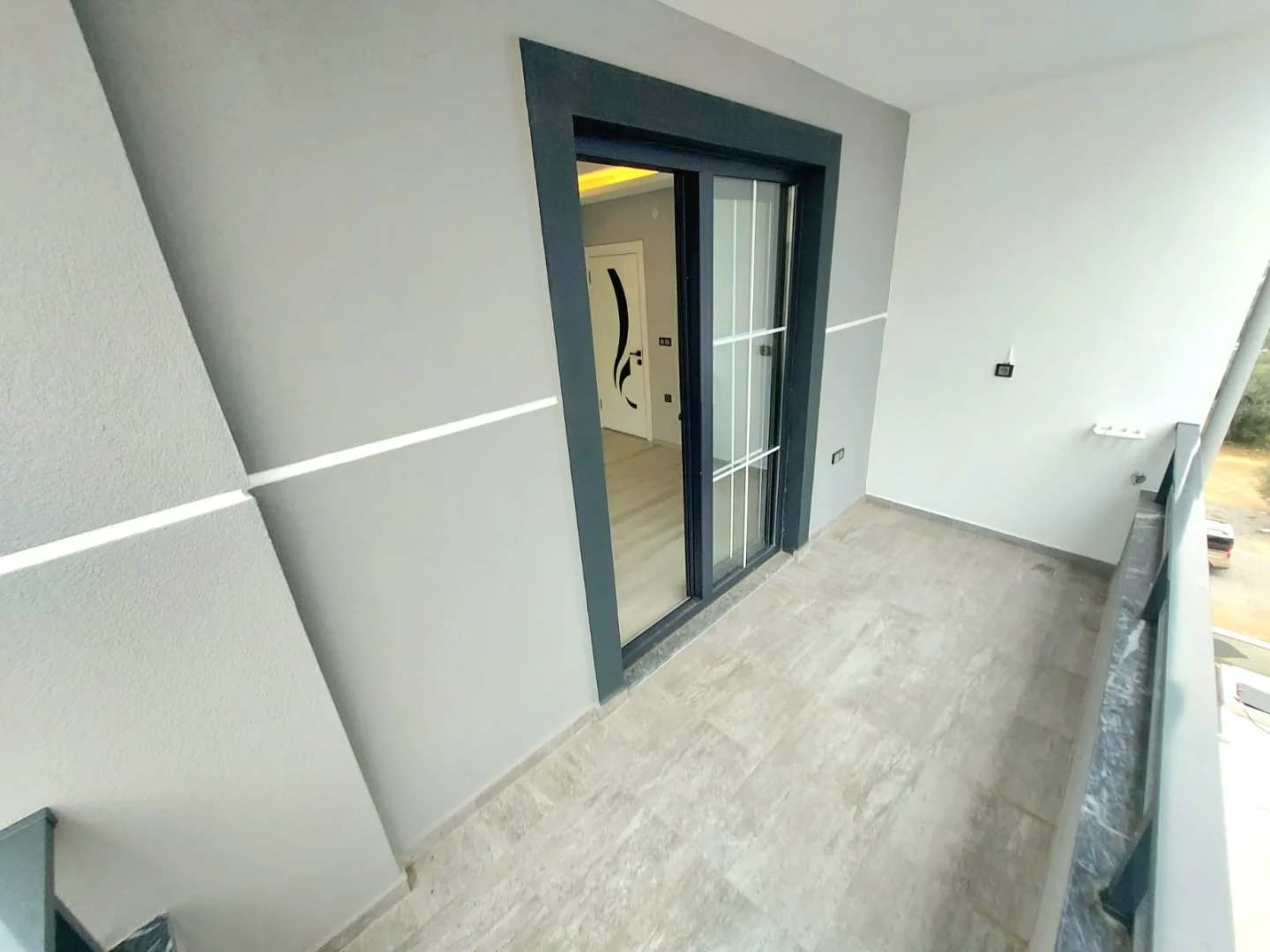 YÜKSELDEN AKÇAYDA ÖN CEPHE ULTRA GENİŞ SATILIK 1+1 LÜKS DAİRE