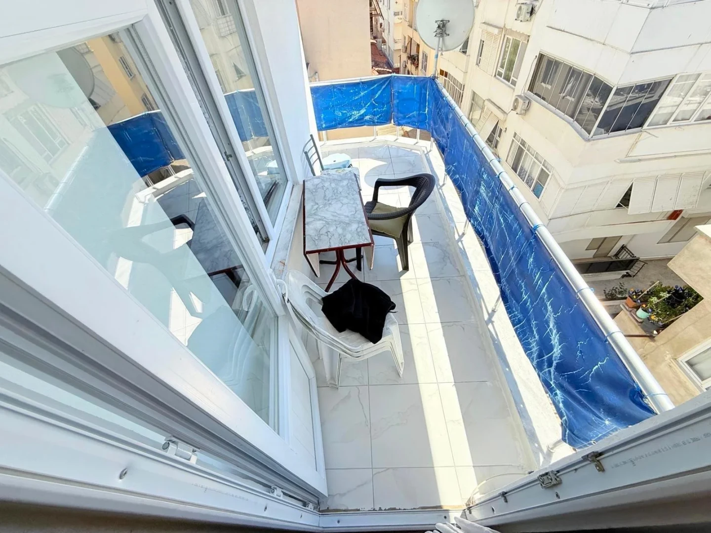 ▓YÜKSEL'DEN AKÇAY MERKEZ'DE FULL EŞYALI DENİZE 350m 2+1 DAİRE▓