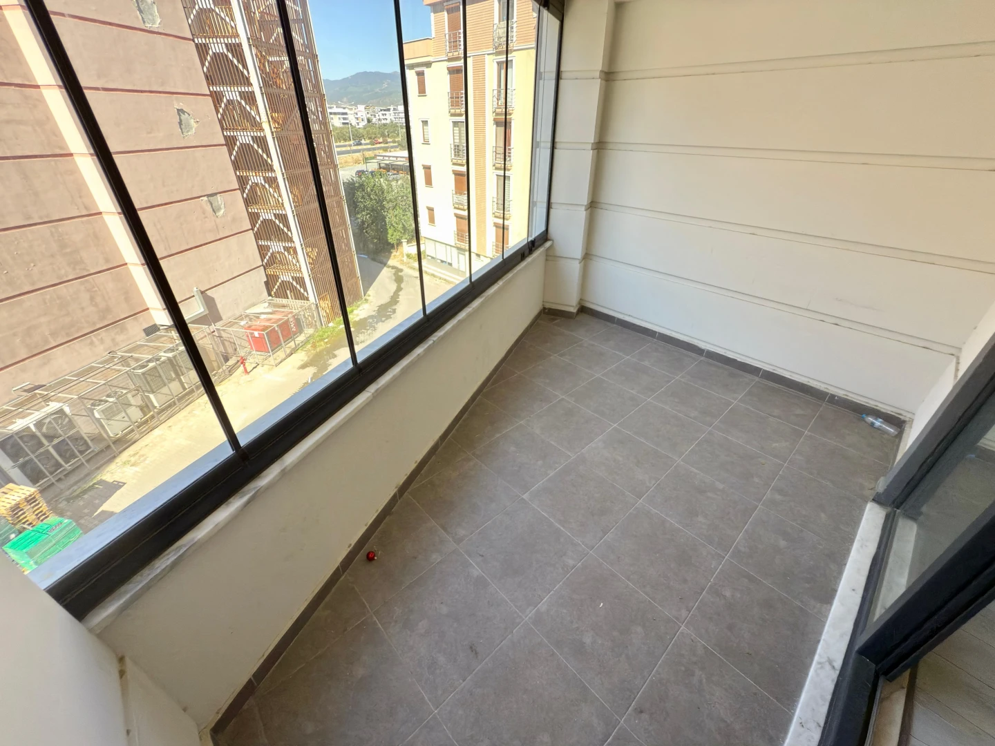 YÜKSELDEN AKÇAY MERKEZDE ULTRA GENİŞ 3+1 SATILIK LÜKS DAİRE
