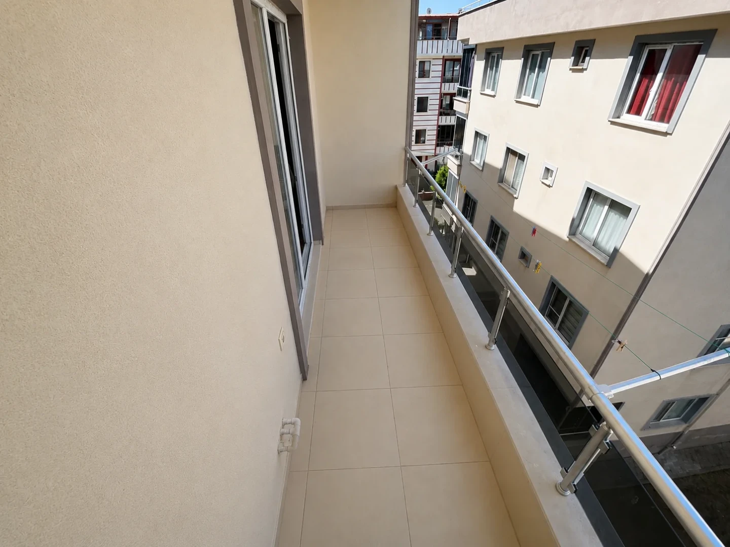 YÜKSEL'DEN ALTINKUM'DA EŞYALI ARAKAT BAKIMLI MASRAFSIZ 1+1 DAİRE