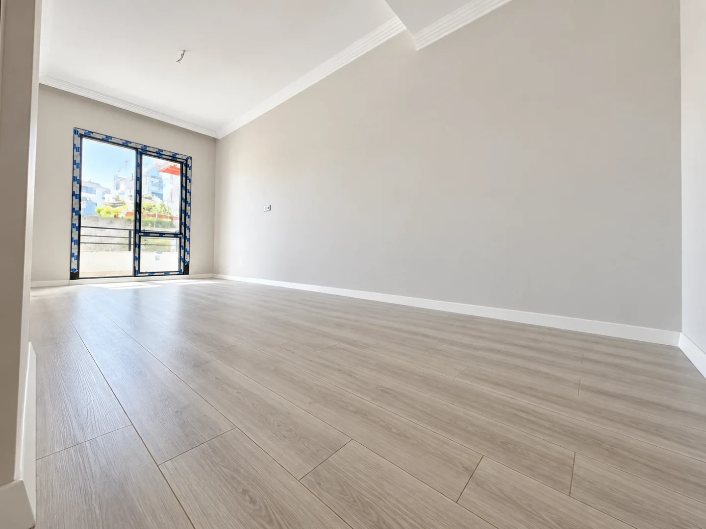 YÜKSEL'DEN KADIKÖY'DE FULL KREDİLİ TAKASA AÇIK ARAKAT 1+1 DAİRE