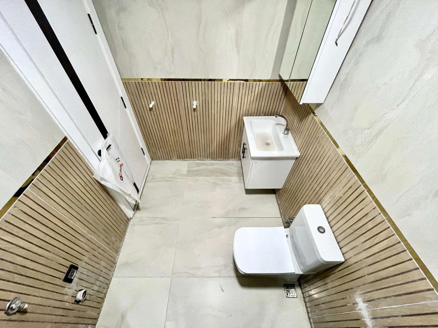 YÜKSELDEN ALTINKUMDA ÖNCEPHE AYRI MUTFAK ARAKAT FIRSAT 2+1 DAİRE