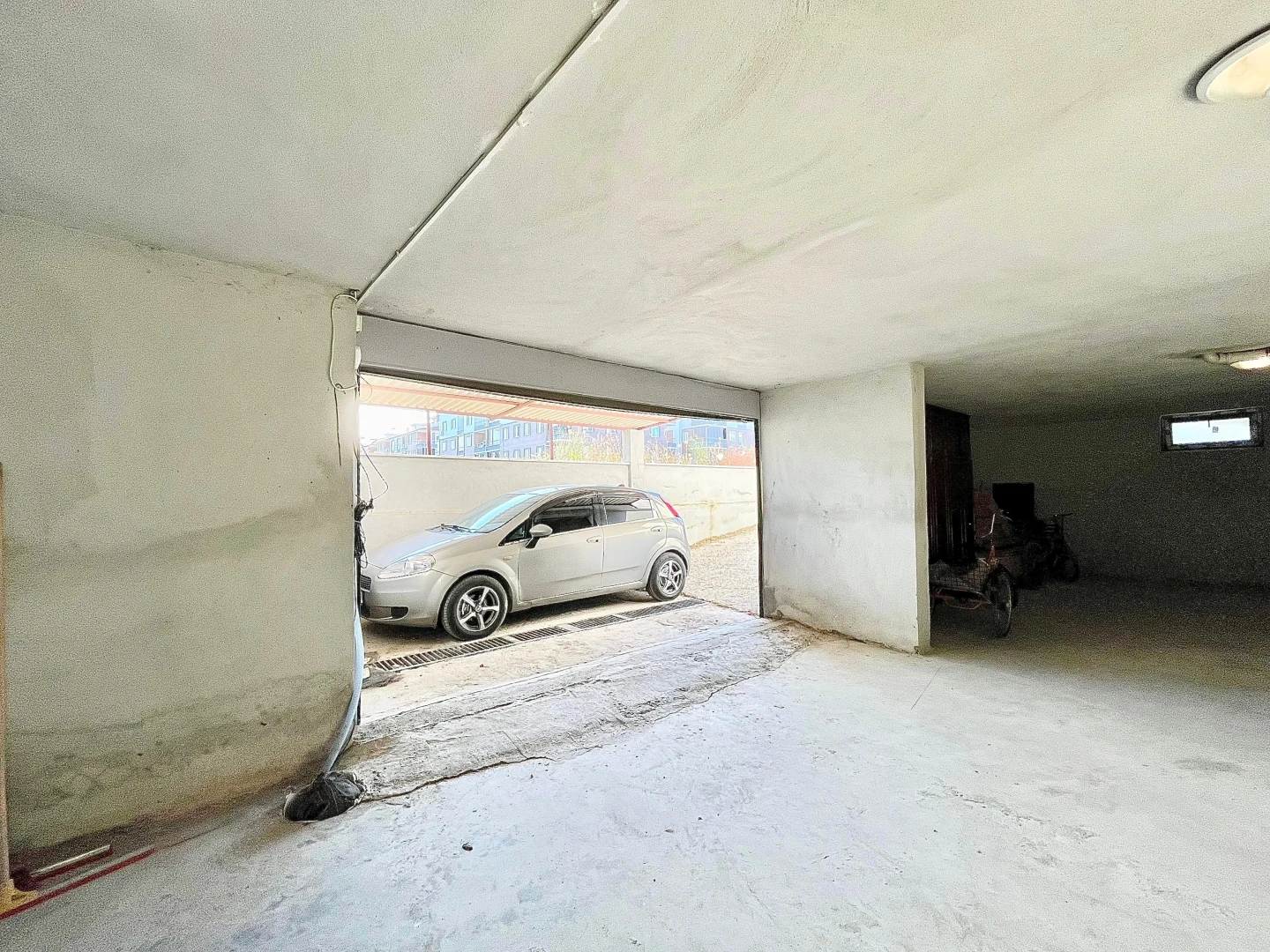 YETKİSİ SADECE YÜKSEL'DEN KAPALI OTOPARKLI D.GAZLI LUX 1+1 DAİRE