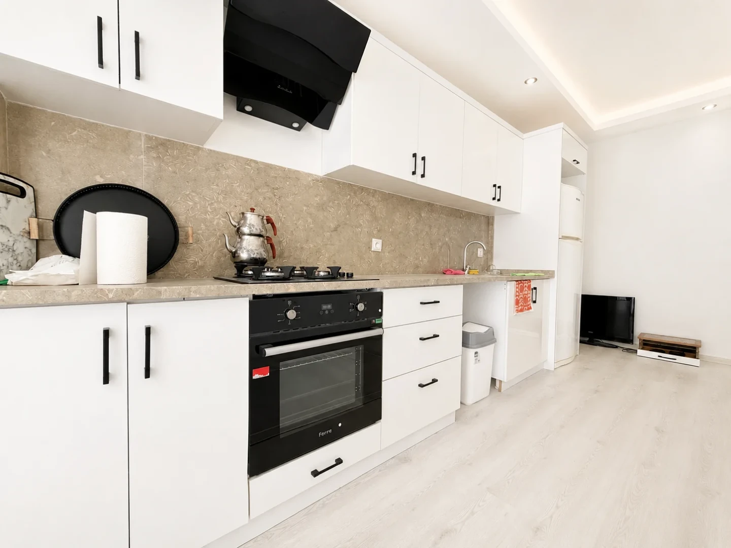 YÜKSEL'DEN EDREMİT'TE EŞYALI ÖNCEPHE 2+1 FIRSAT DAİRESİ