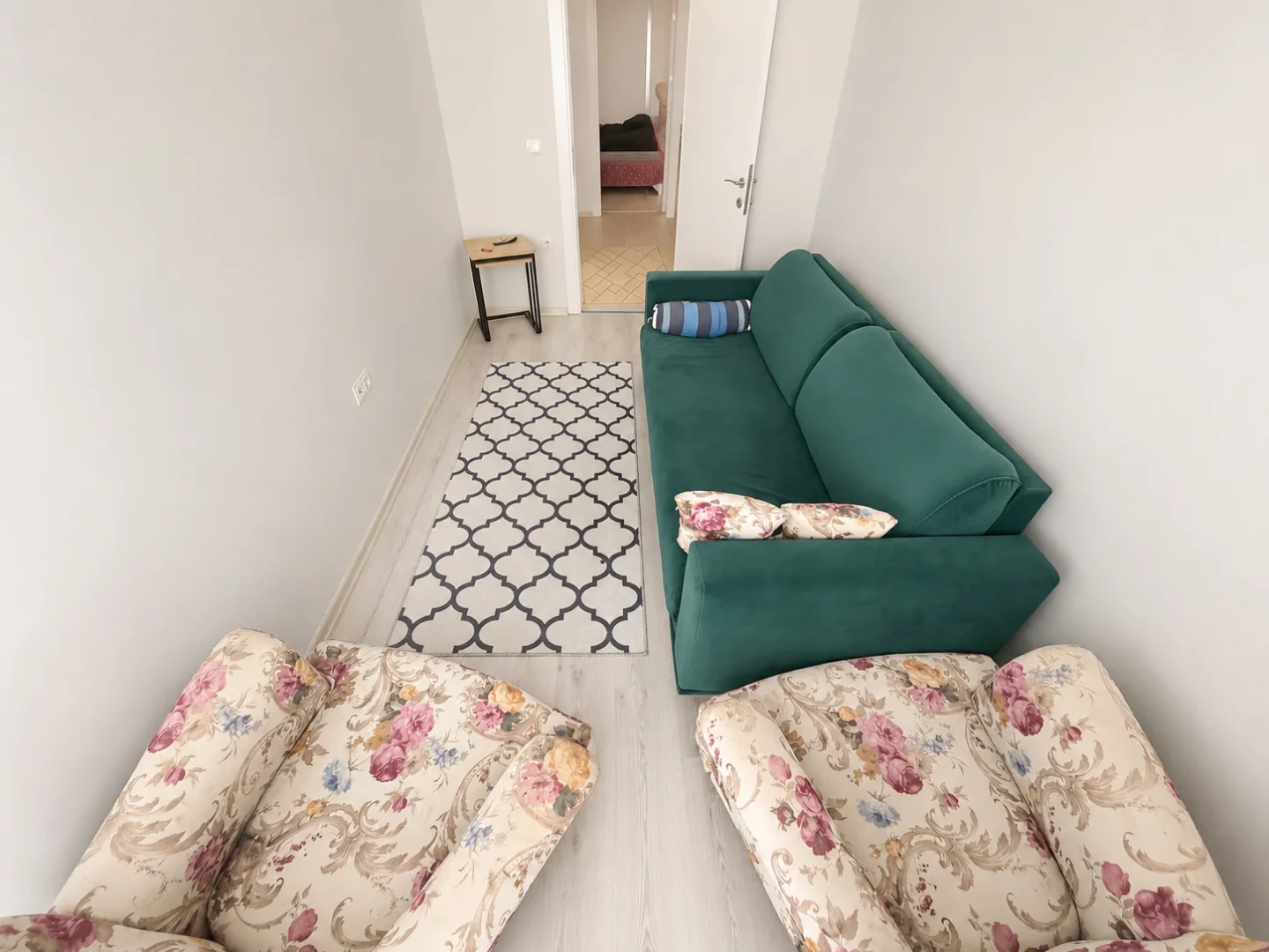 YÜKSEL'DEN EDREMİT'TE EŞYALI ÖNCEPHE 2+1 FIRSAT DAİRESİ