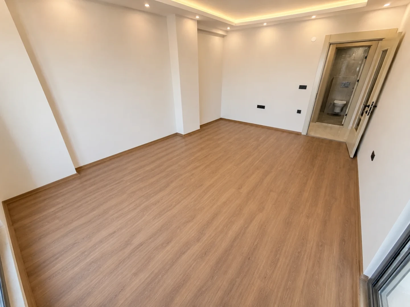 YÜKSEL'DEN KADIKÖY'DE OTOPARKLI SIFIR LÜKS 2+1 SATILIK DAİRE
