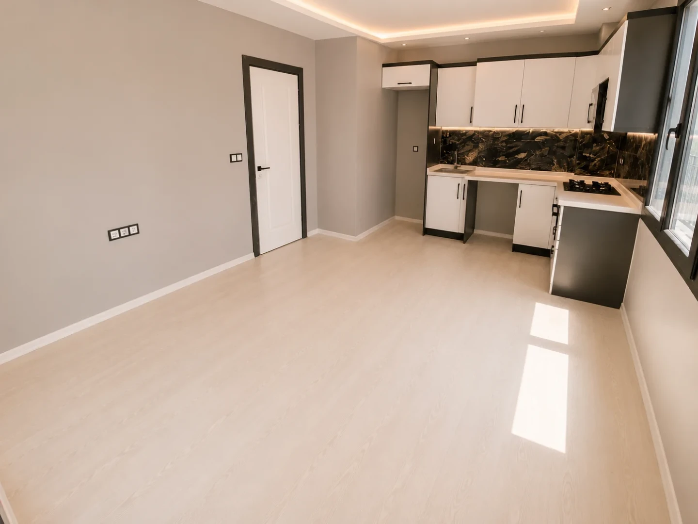 彡YÜKSEL'DEN KADIKÖY'DE YERDEN ISITMA KAPALI OTOPARKLI 1+1 DAİRE彡