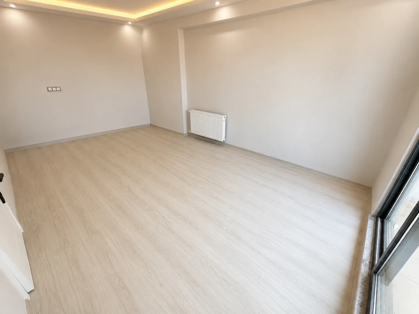 YÜKSEL'DEN TUZCUMURAT'TA AYRI MUTFAK GENİŞ 2+1 LÜKS DAİRE