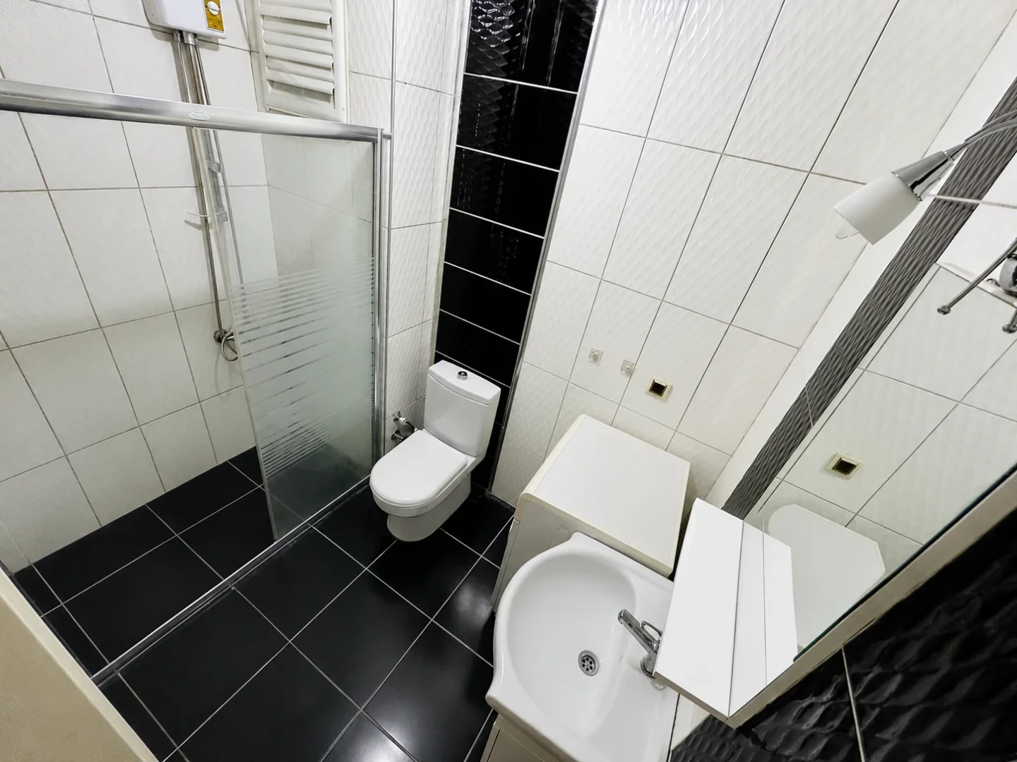 YÜKSEL'DEN ALTINKUM'DA EŞYALI ARAKAT BAKIMLI MASRAFSIZ 1+1 DAİRE
